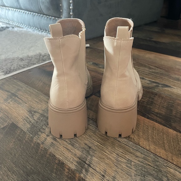 madden girl Tessa Women's Chelsea Boot - Picture 3 of 5